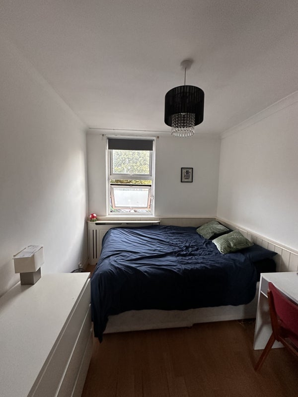Room Pencraig Way in Greater London
