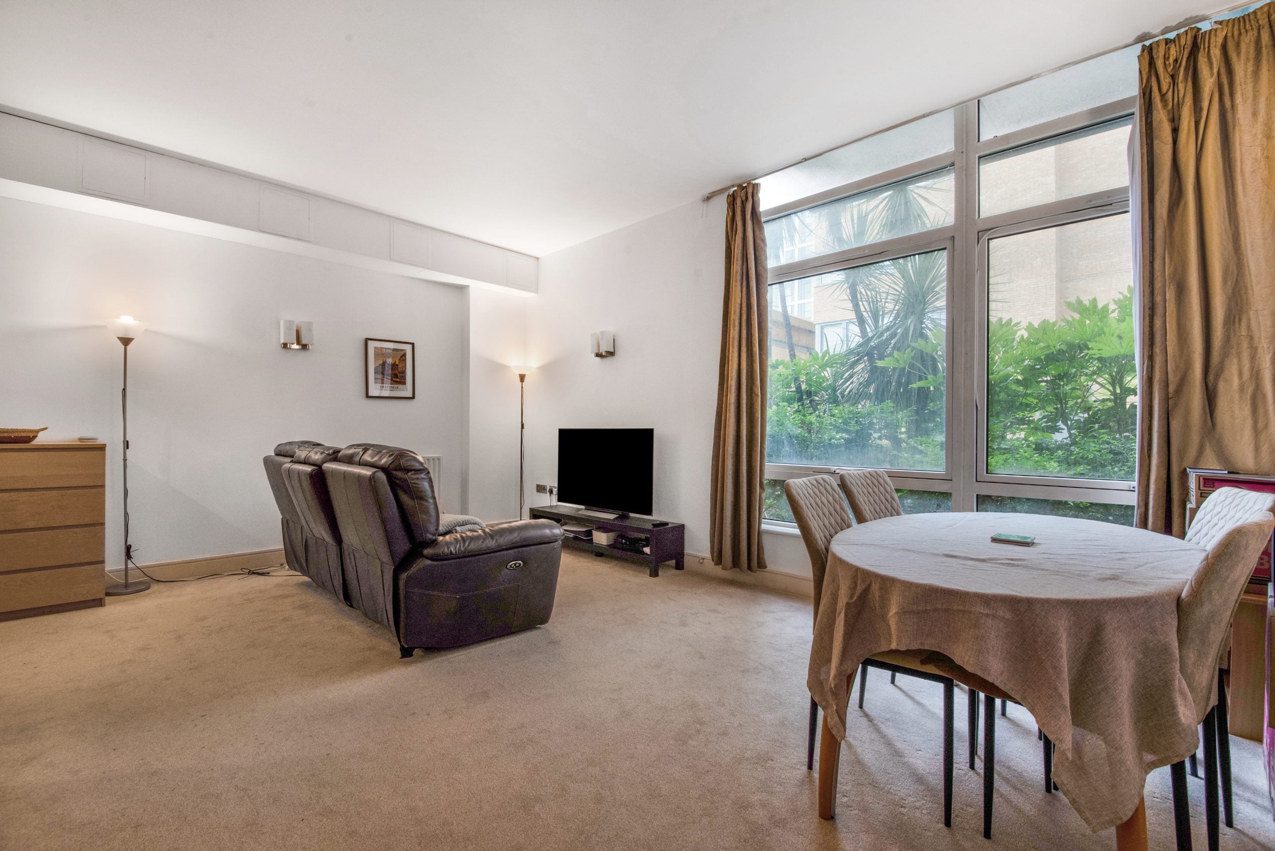 Flat Cassilis Road in Greater London