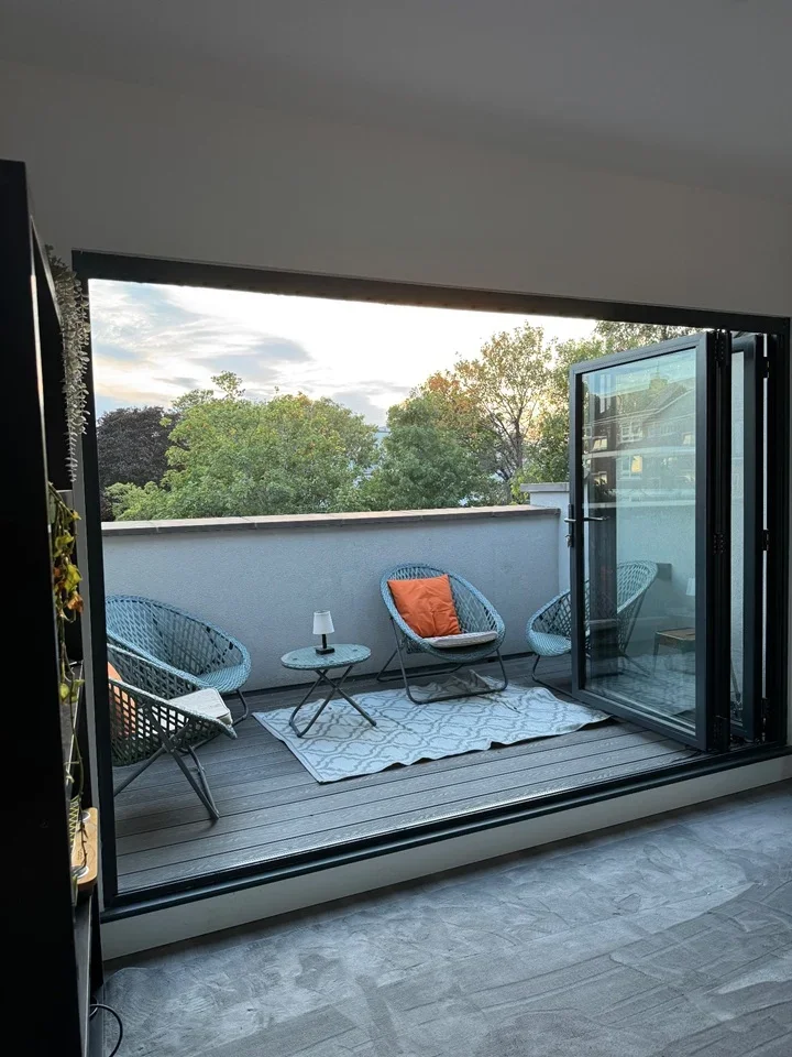 Room Beacon Road in Greater London