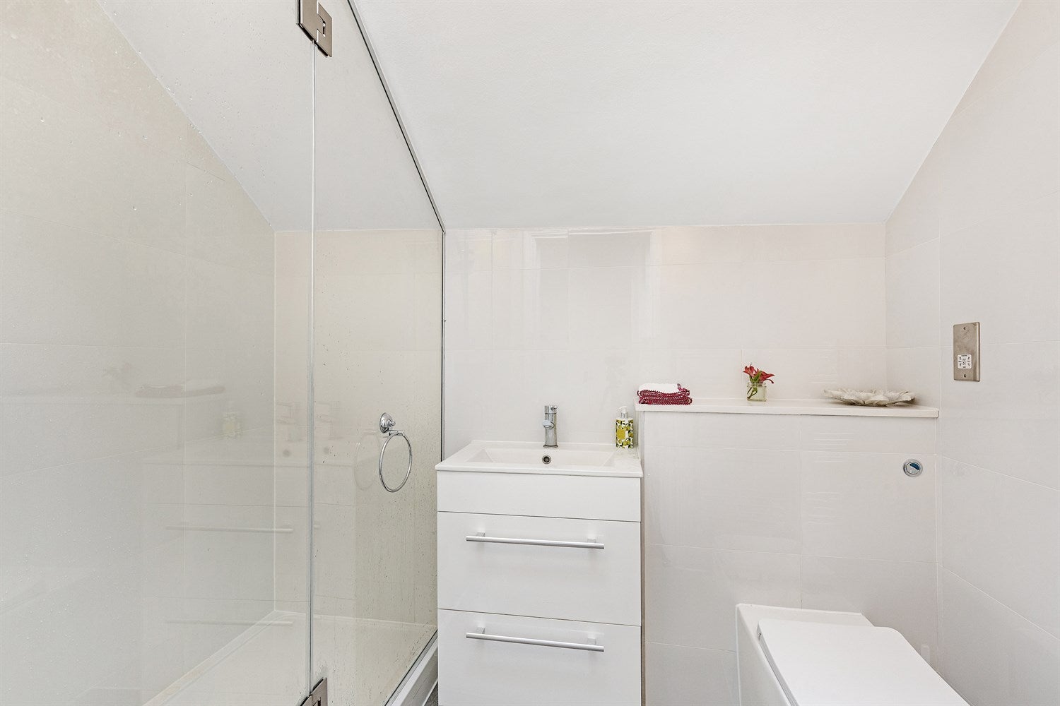 Flat Roland Gardens in Greater London