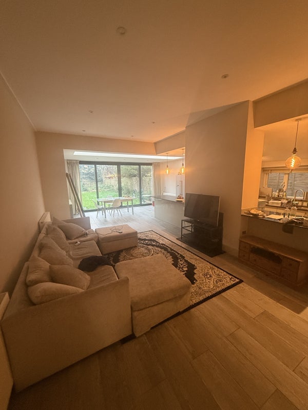 Room Cranhurst Road in Greater London