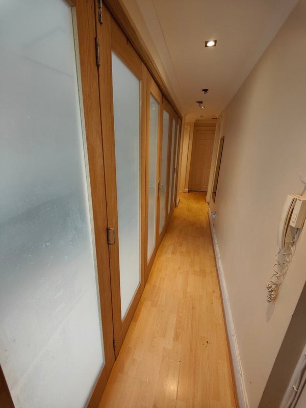 Flat Warren Street in Greater London