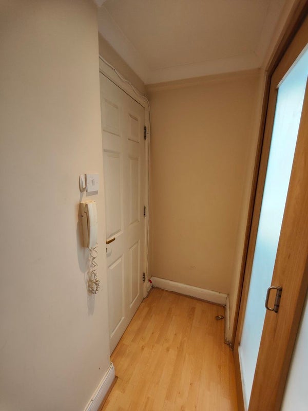 Flat Warren Street in Greater London
