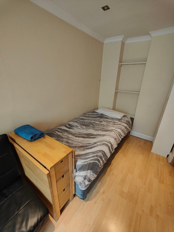 Flat Warren Street in Greater London