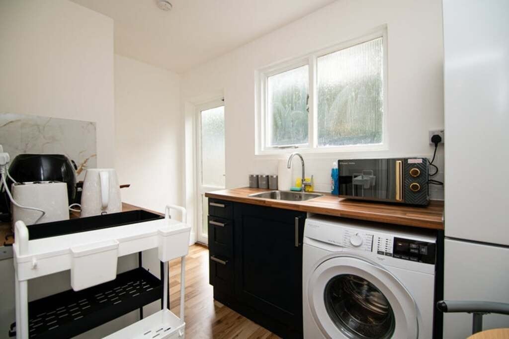 Room Agamemnon Road in Greater London