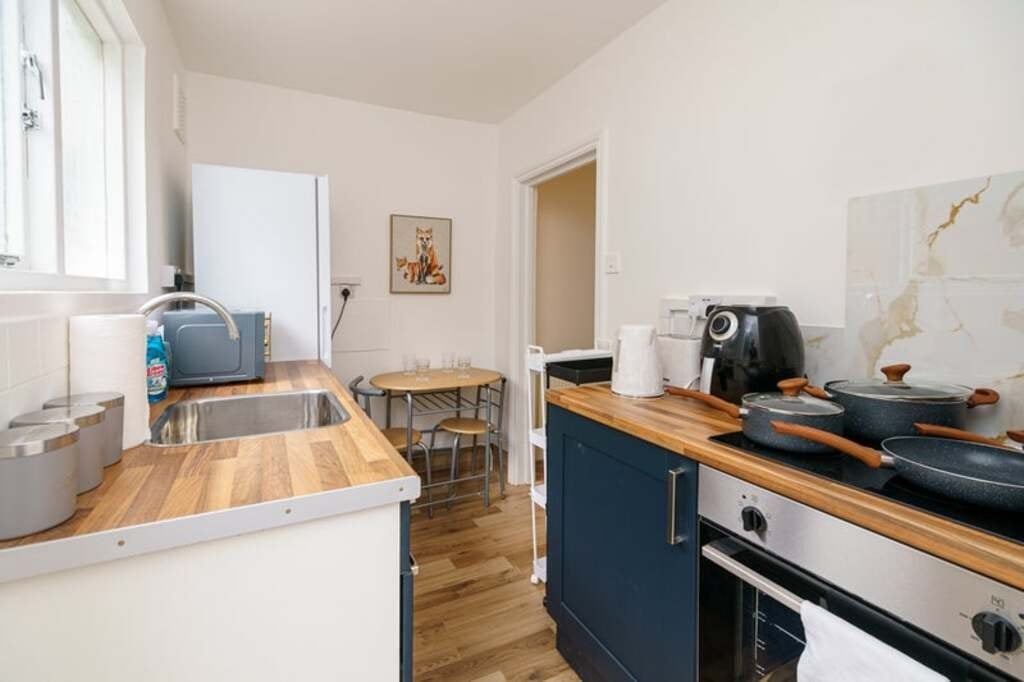 Room Agamemnon Road in Greater London