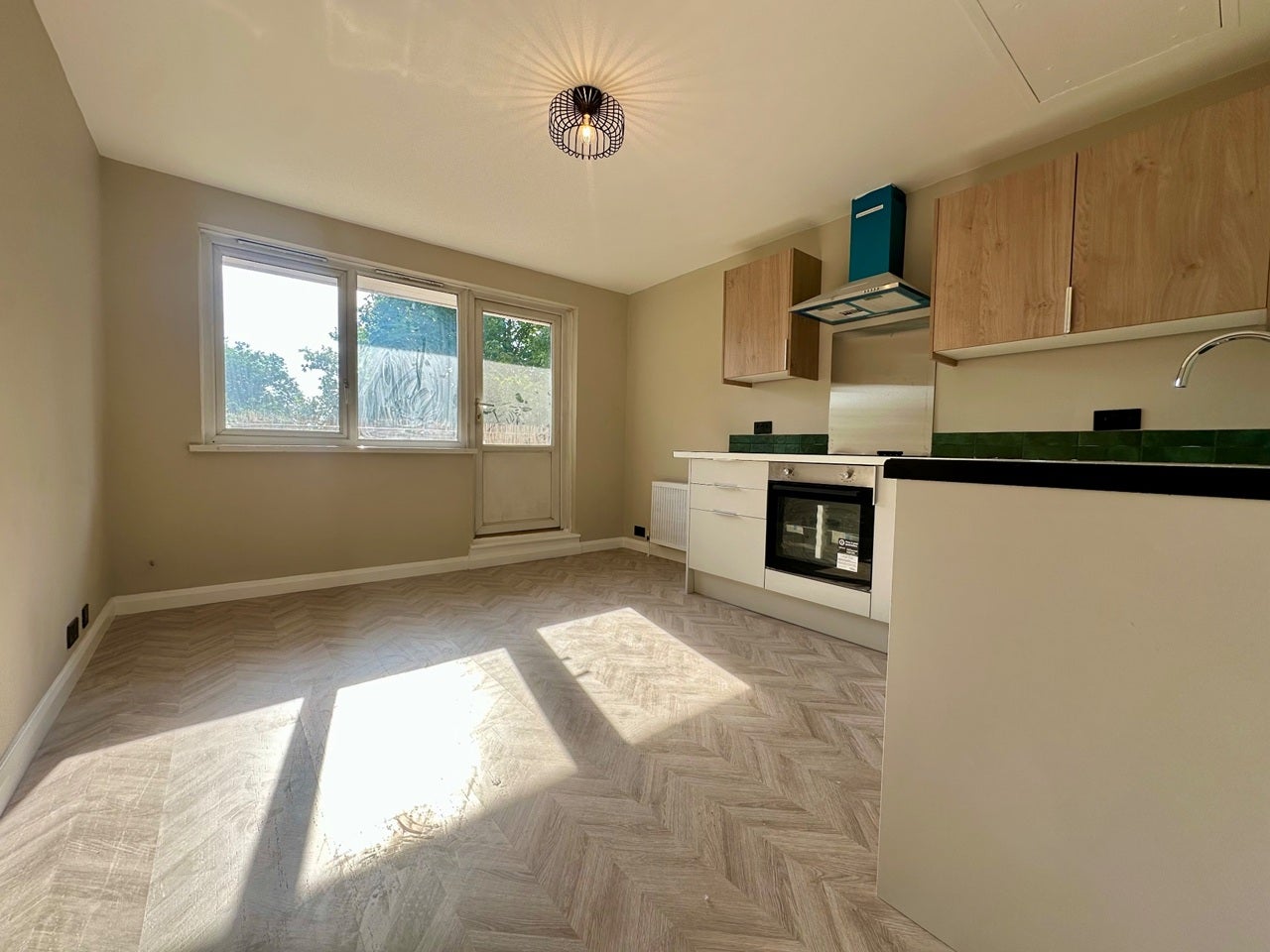 Flat Bath Close in Greater London