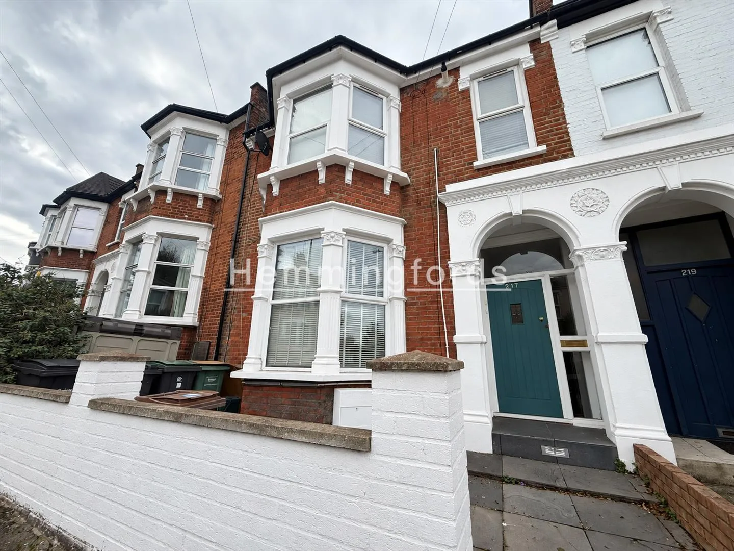 Flat Wightman Road in Greater London