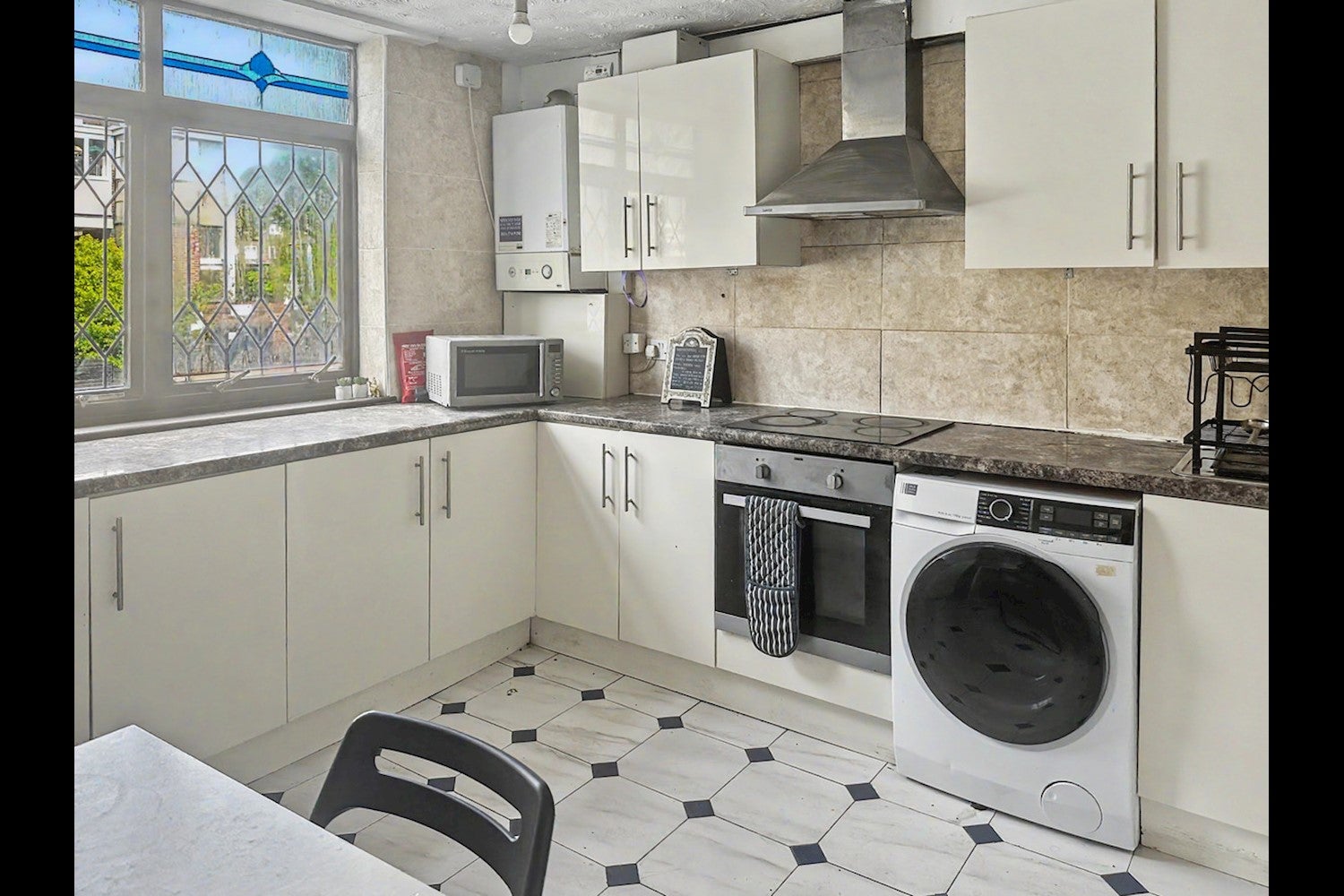 Flat Seyssel Street in Greater London