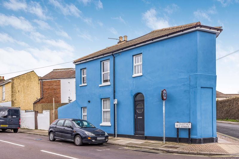 House Eastney Street in Portsmouth