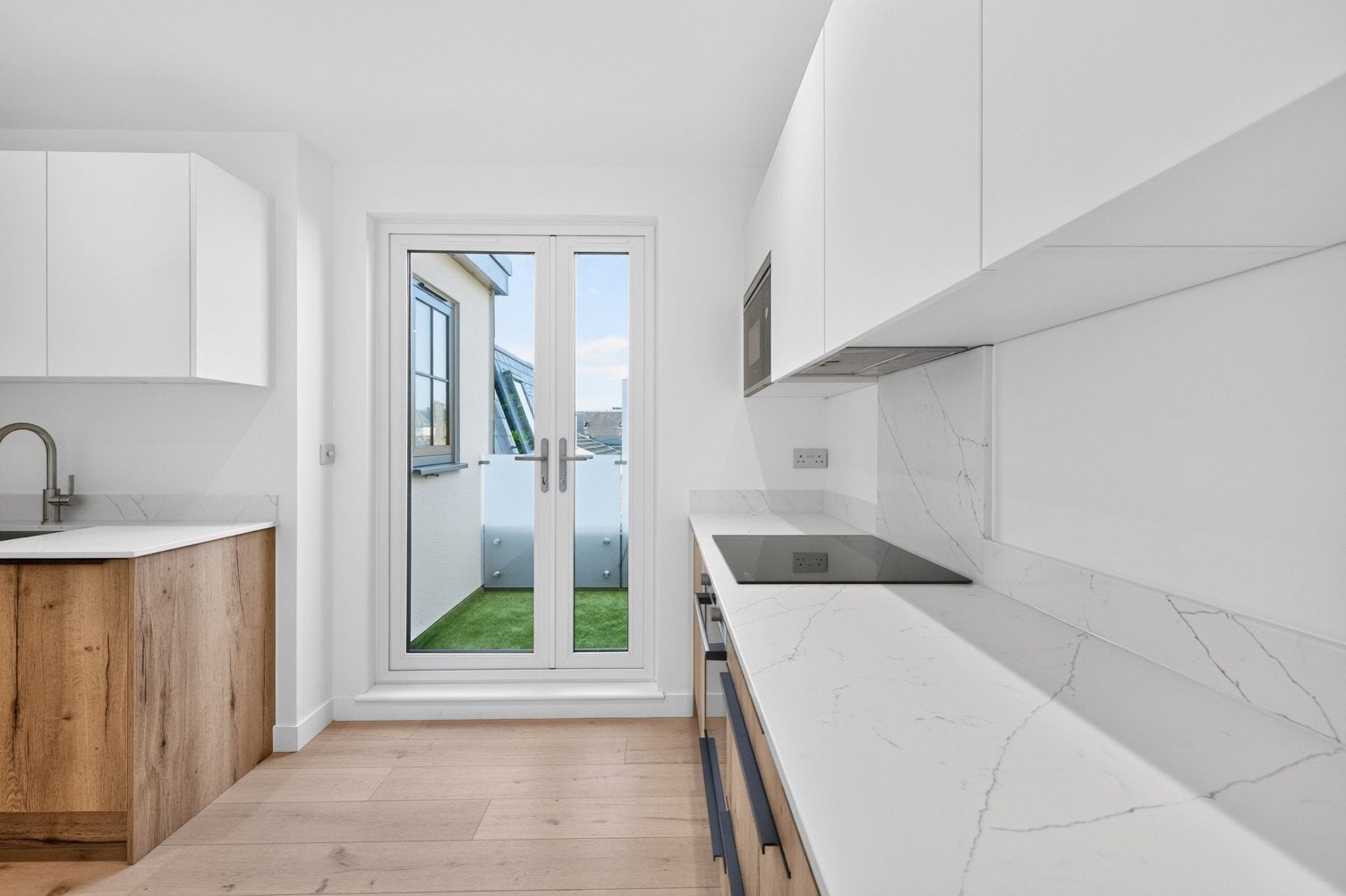 Flat Grange Road in Greater London