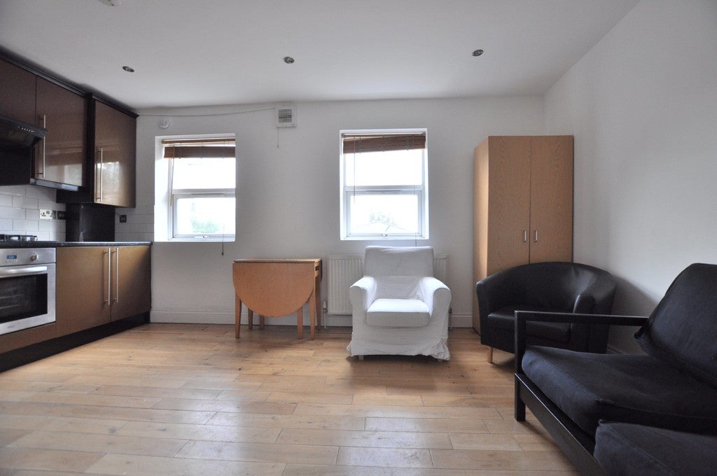 Flat Goldman Close in Greater London