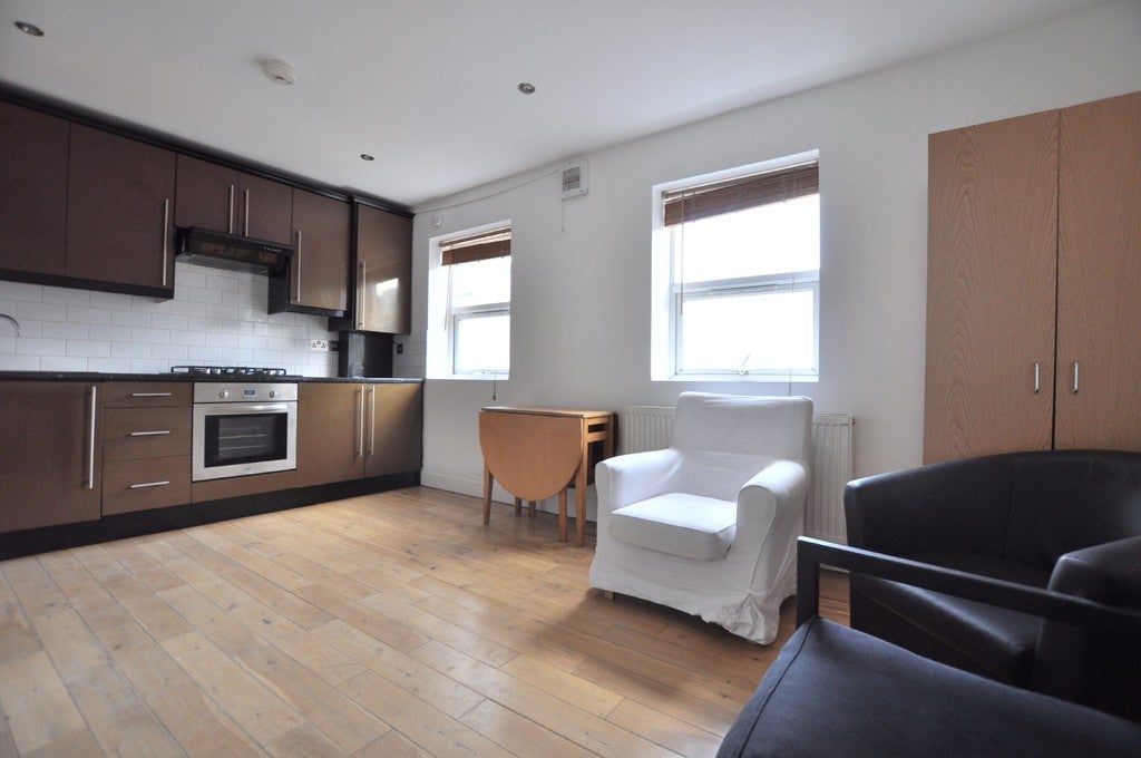 Flat Goldman Close in Greater London