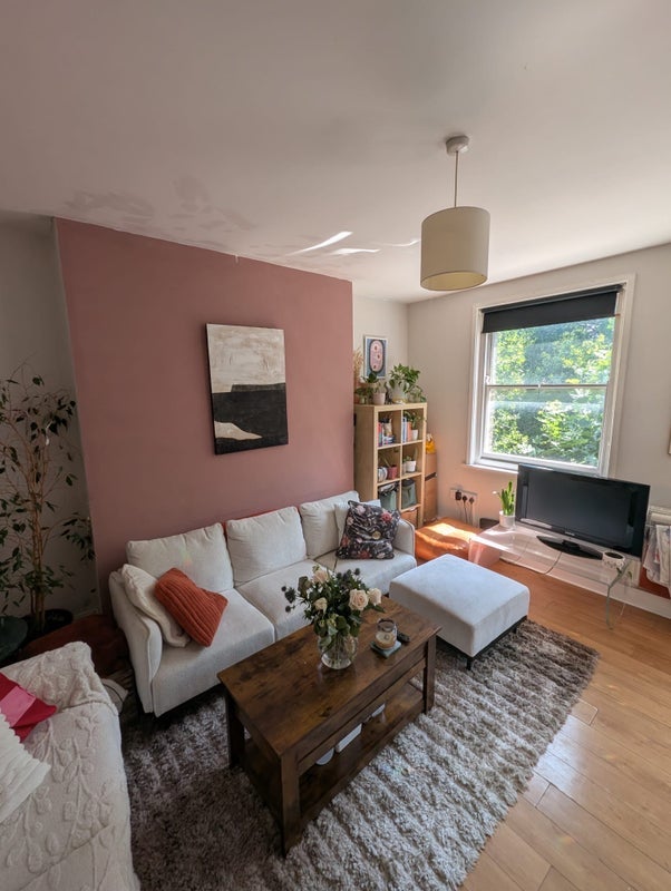 Room Mansfield Road in Greater London