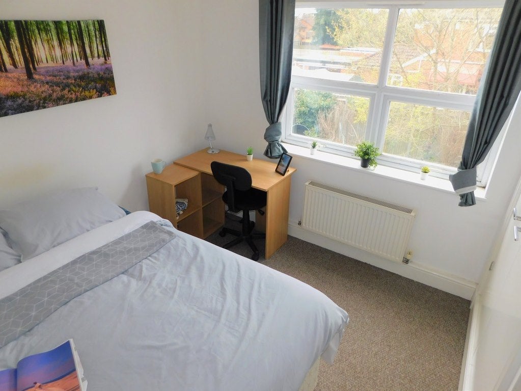 Flat Landguard Road in Southampton