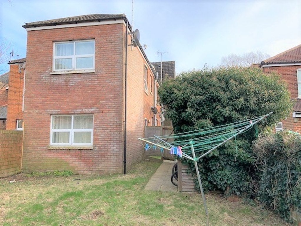 Flat Landguard Road in Southampton