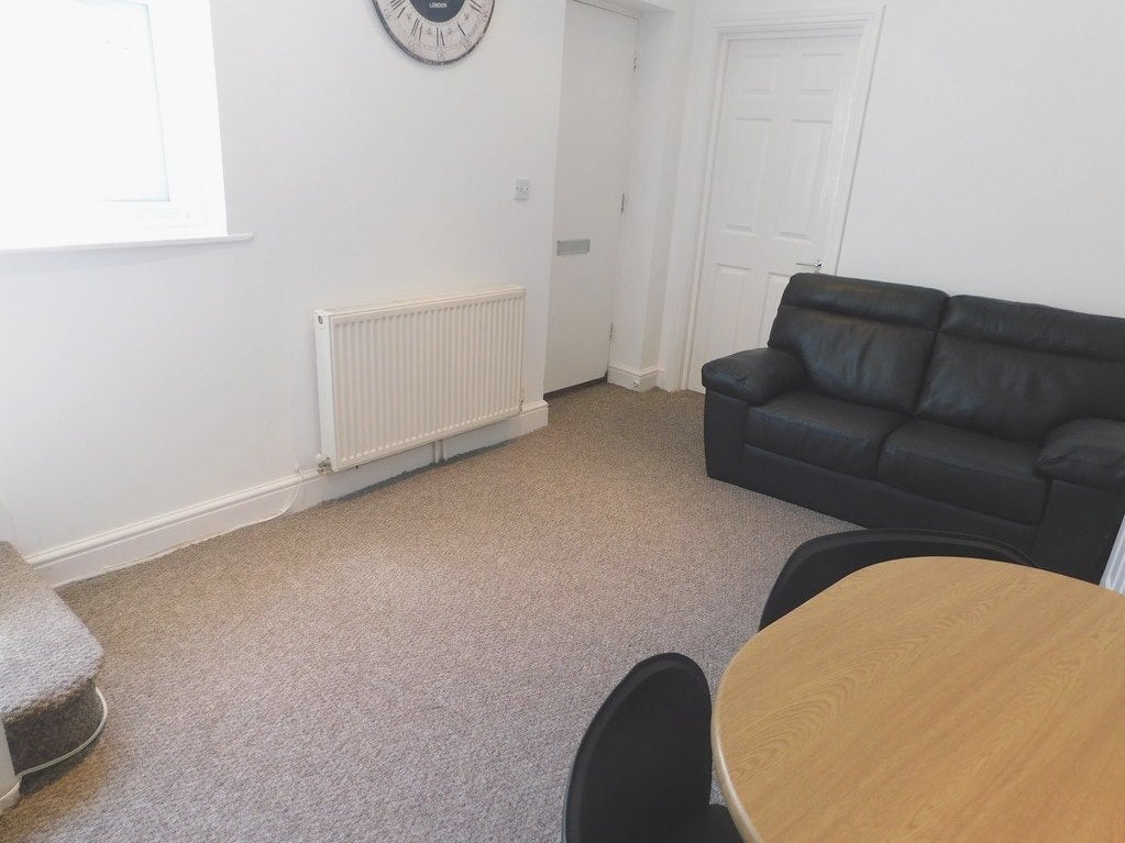 Flat Landguard Road in Southampton