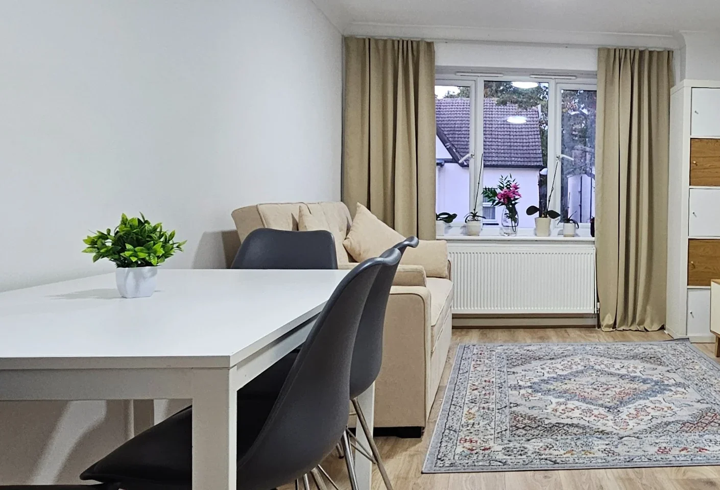 Flat Egmont Road in Greater London