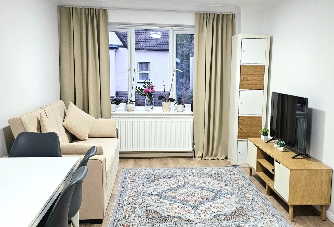 Flat Egmont Road in Greater London