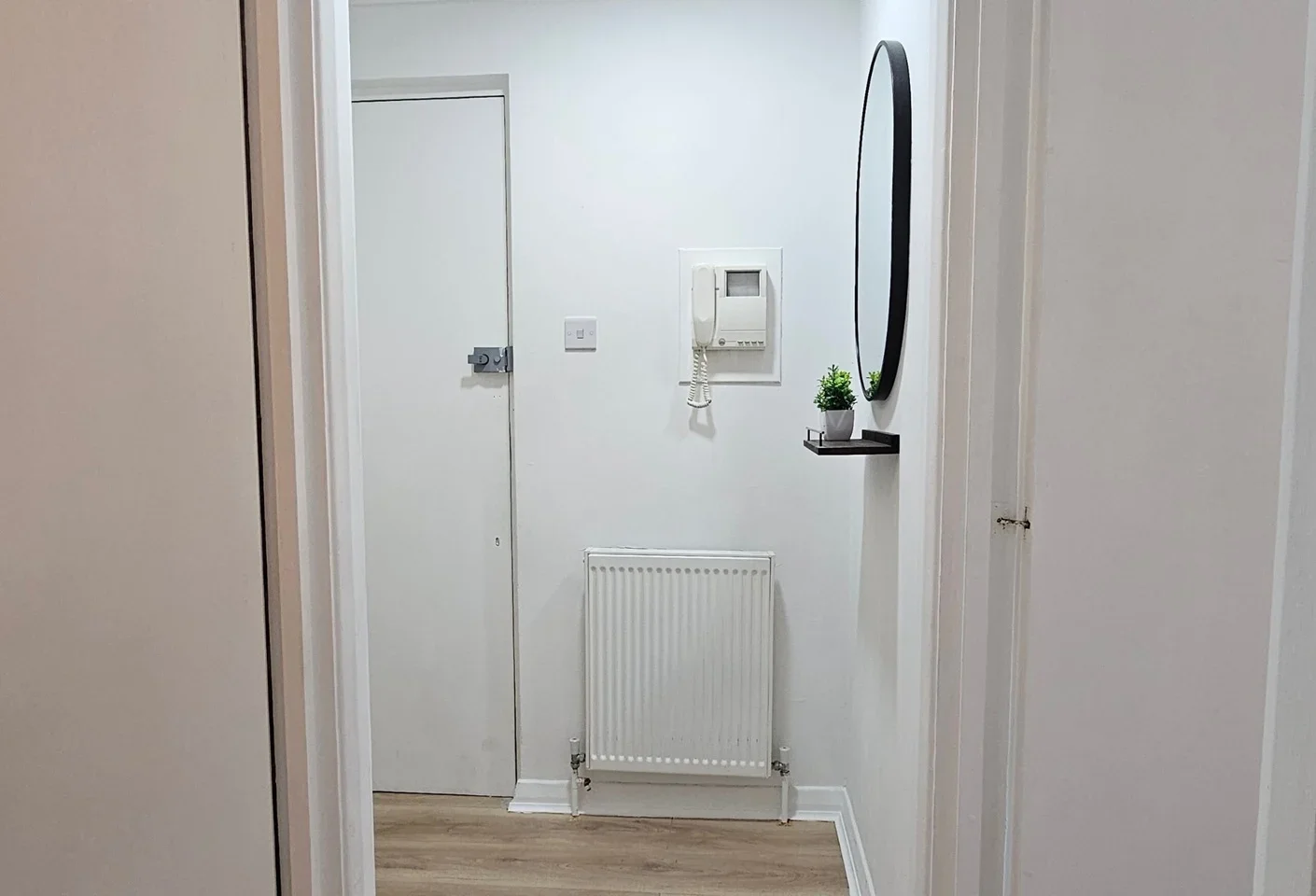 Flat Egmont Road in Greater London