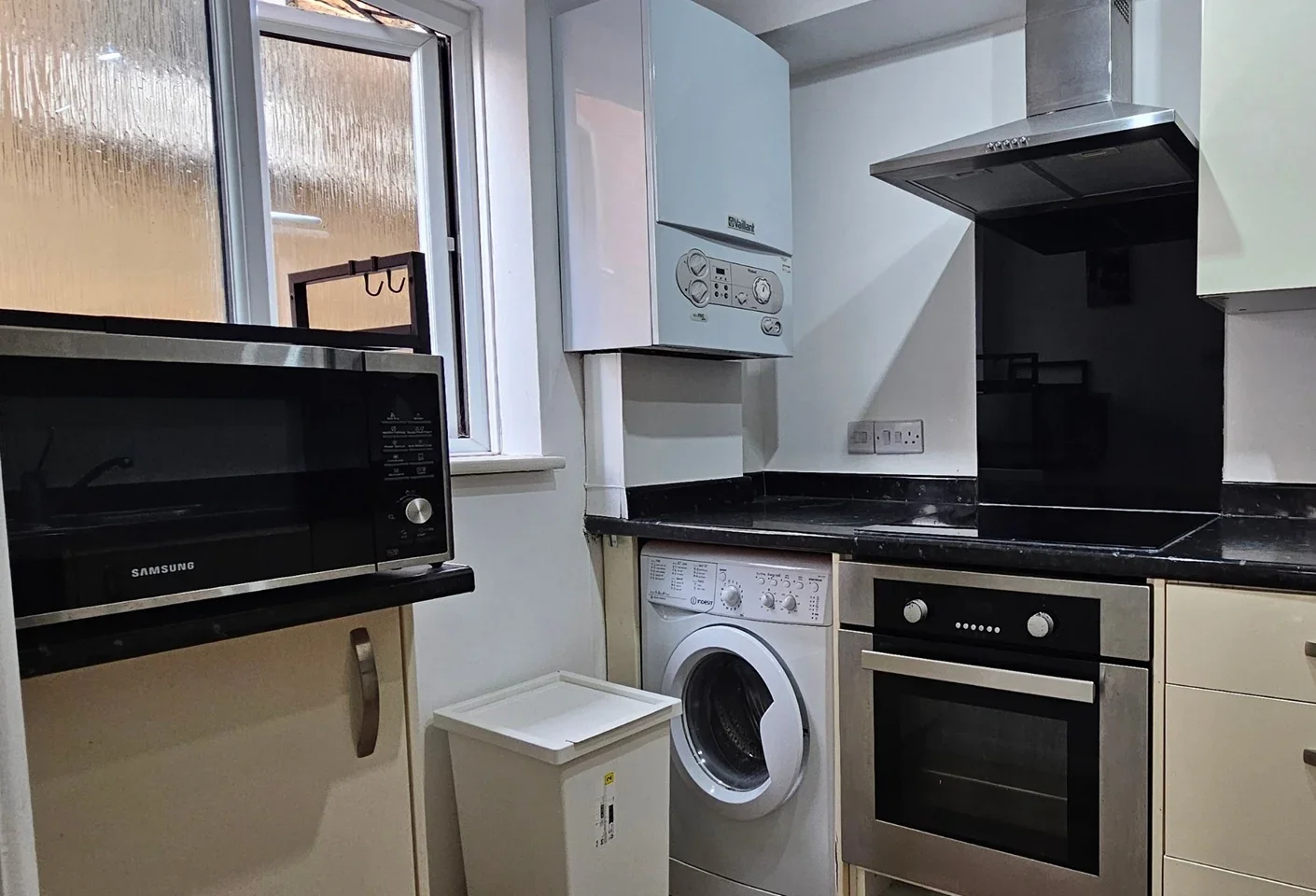 Flat Egmont Road in Greater London