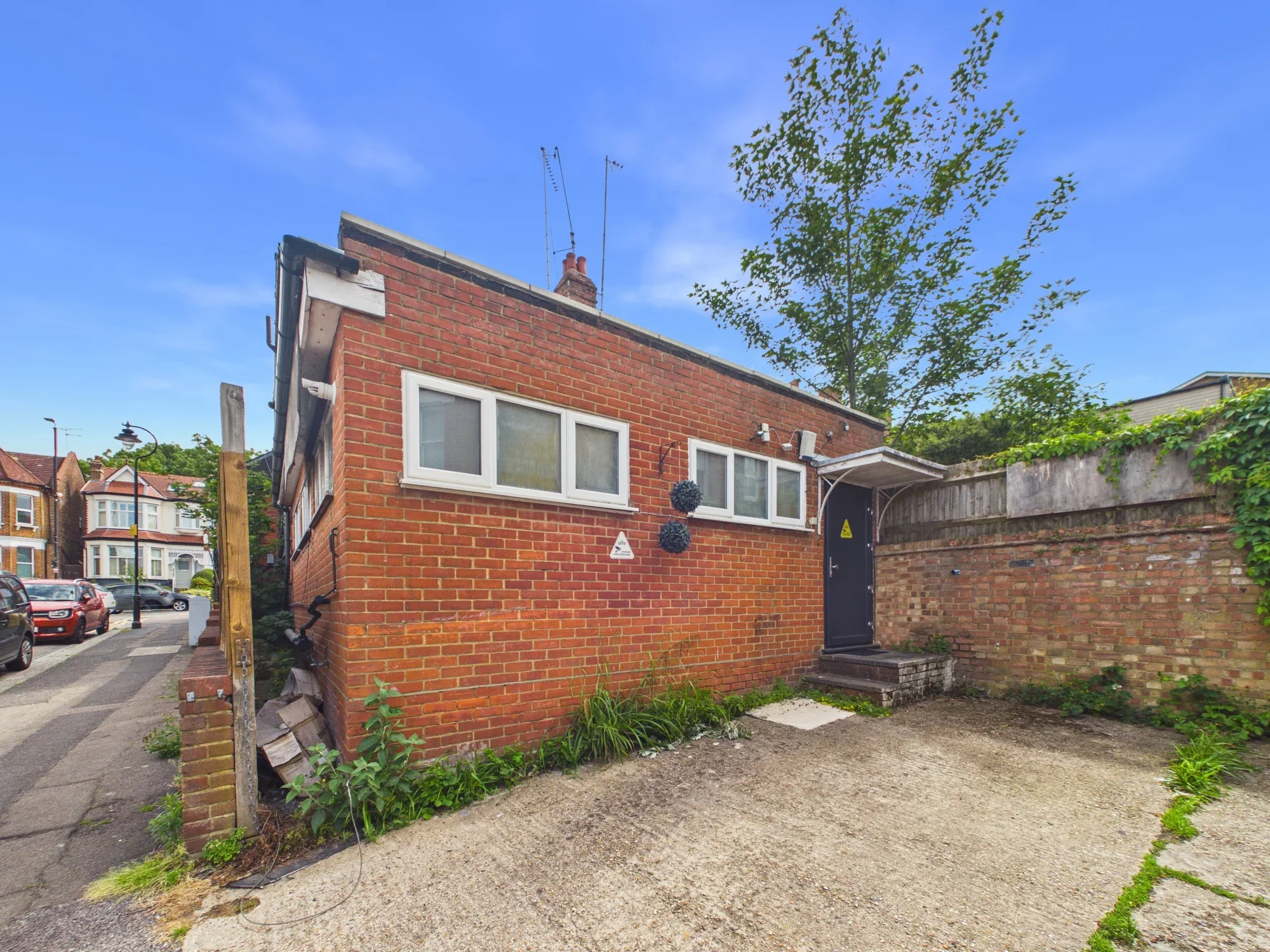 Flat Greenham Road in Greater London