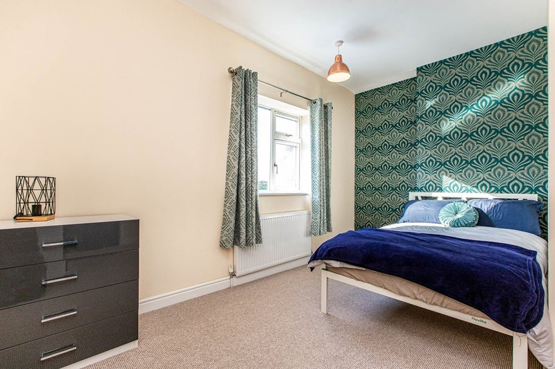 Room Avondale Road in Chesterfield