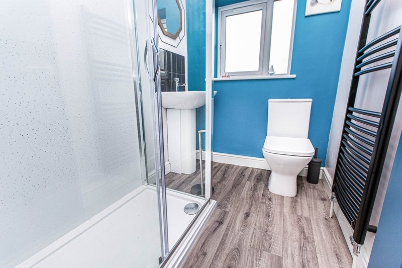 Room Avondale Road in Chesterfield