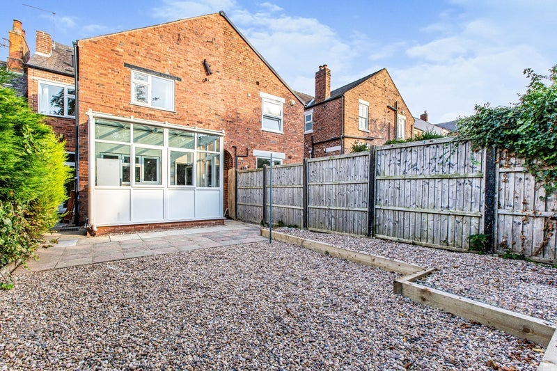 Room Avondale Road in Chesterfield