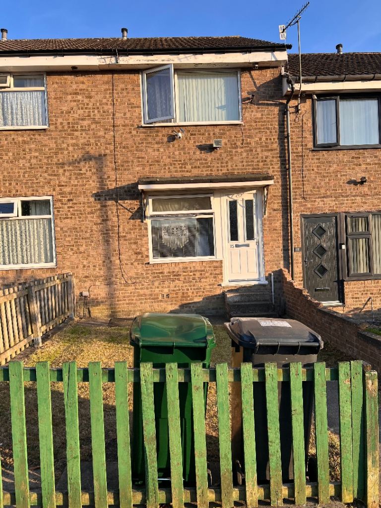 House Glenrose Drive in Bradford