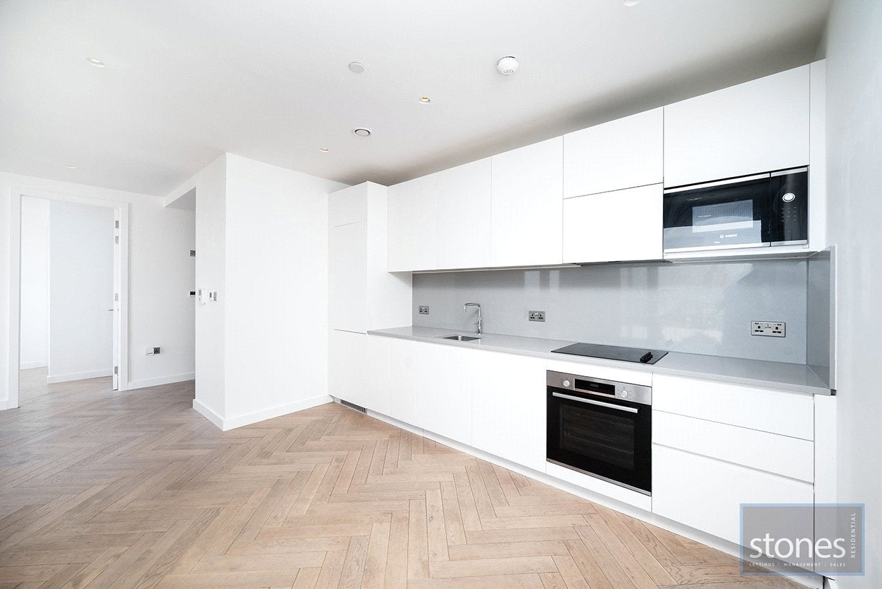 Flat Dudden Hill Lane in Greater London