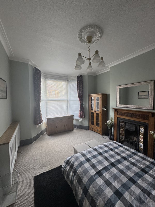 Room Wellmeadow Road in Greater London