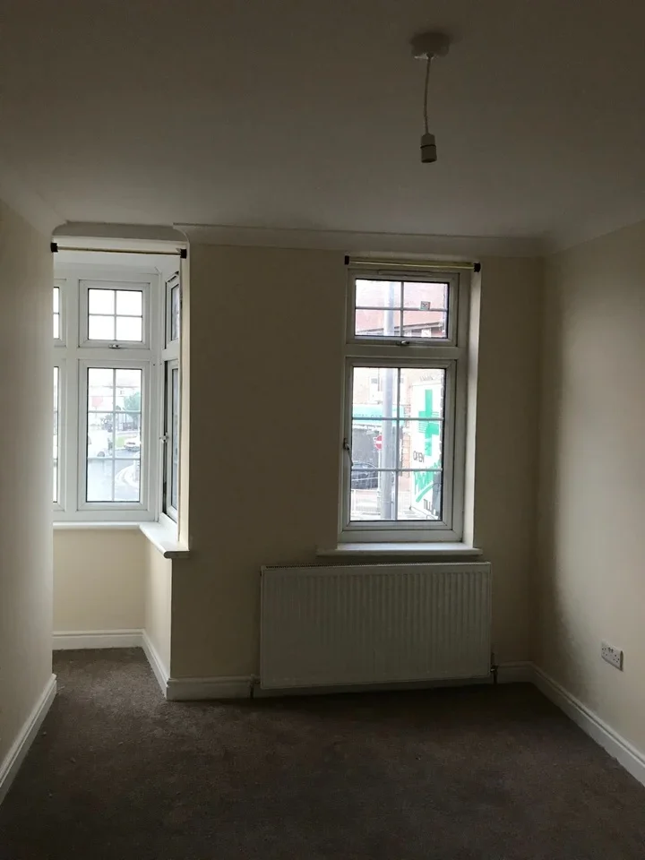 Flat Longbridge Road in Greater London