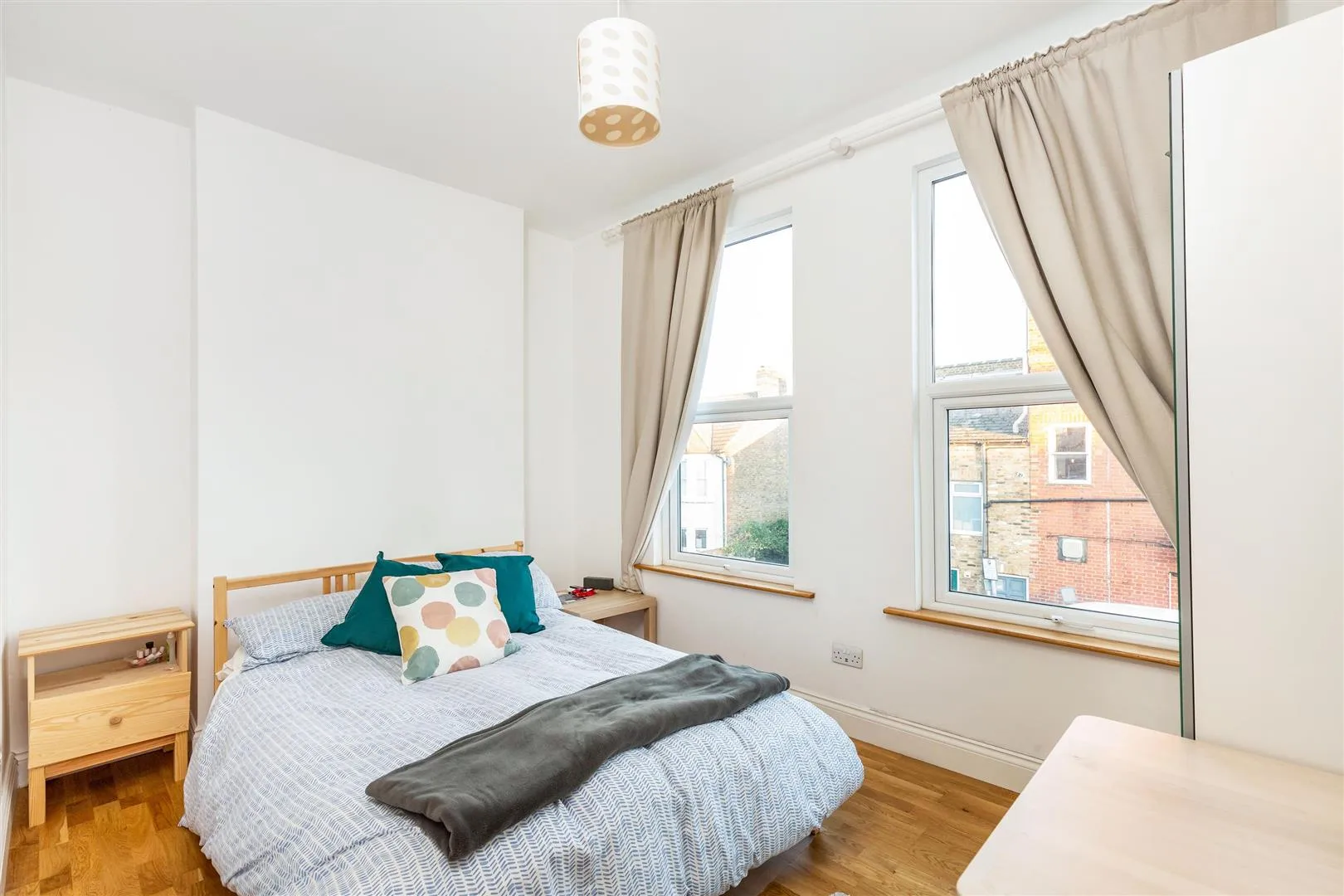 Flat Lower Richmond Road in Greater London