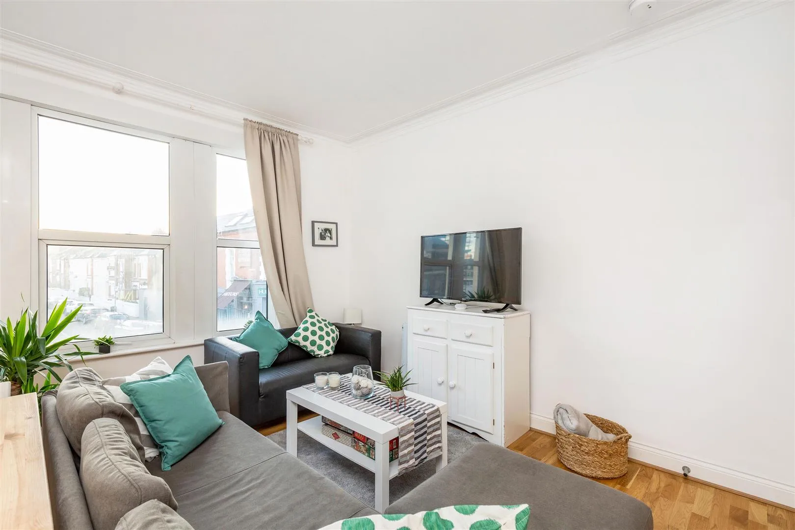 Flat Lower Richmond Road in Greater London