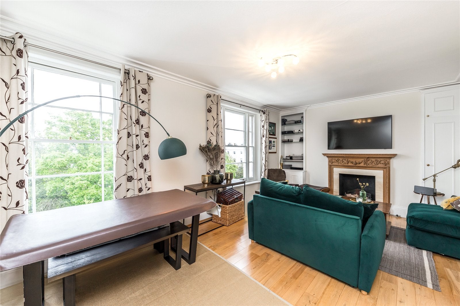 Flat Grafton Square in Greater London