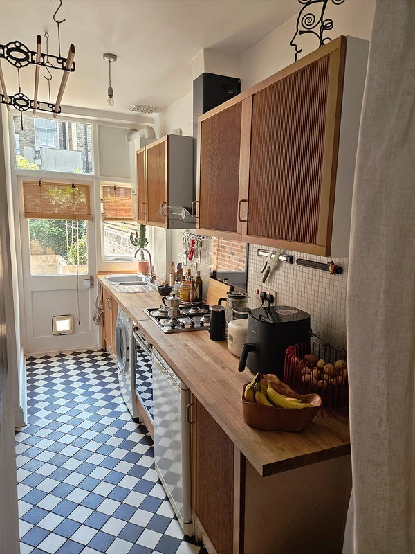 Flat Sattar Mews in Greater London