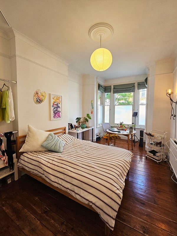 Flat Sattar Mews in Greater London