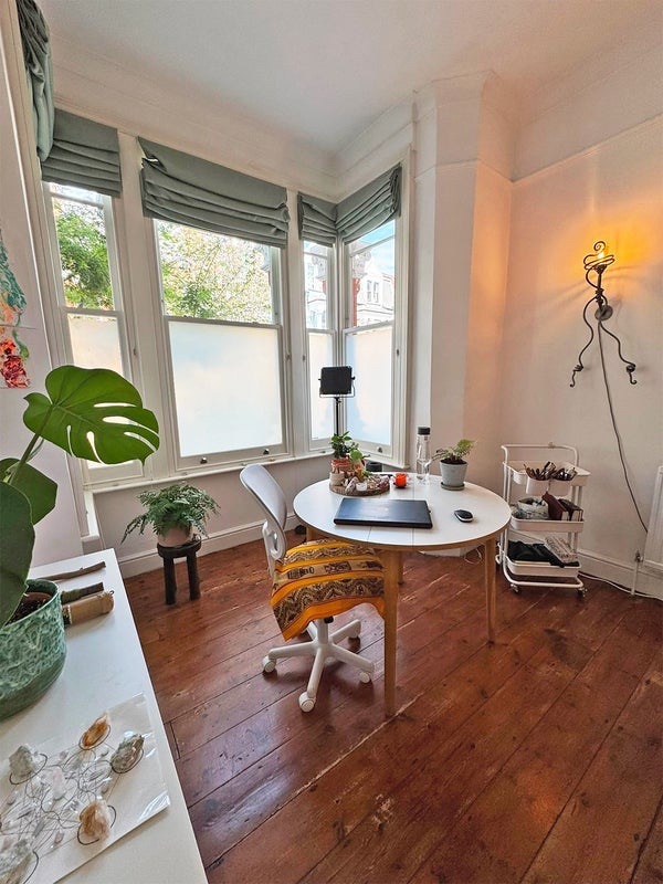 Flat Sattar Mews in Greater London