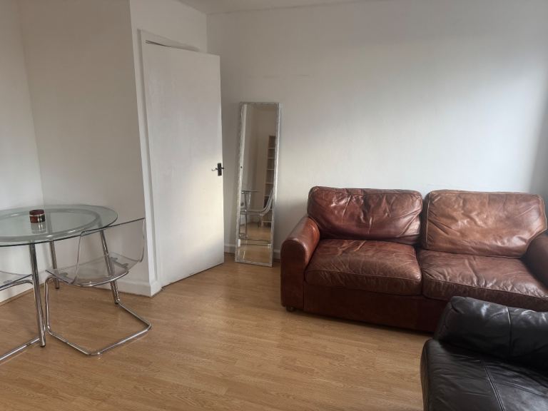 Flat Eccles New Road in Salford