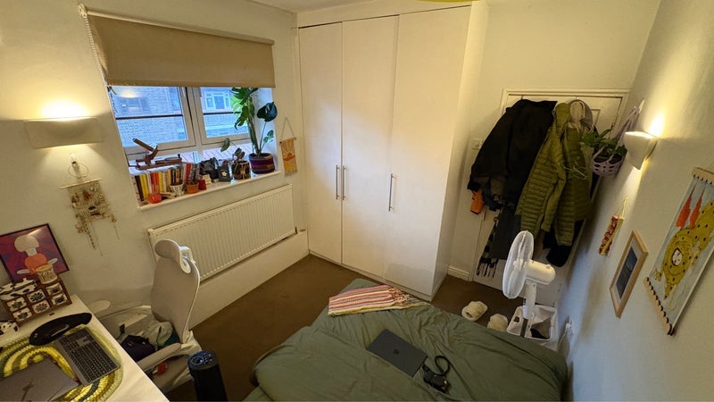 Room Poynders Gardens in Greater London