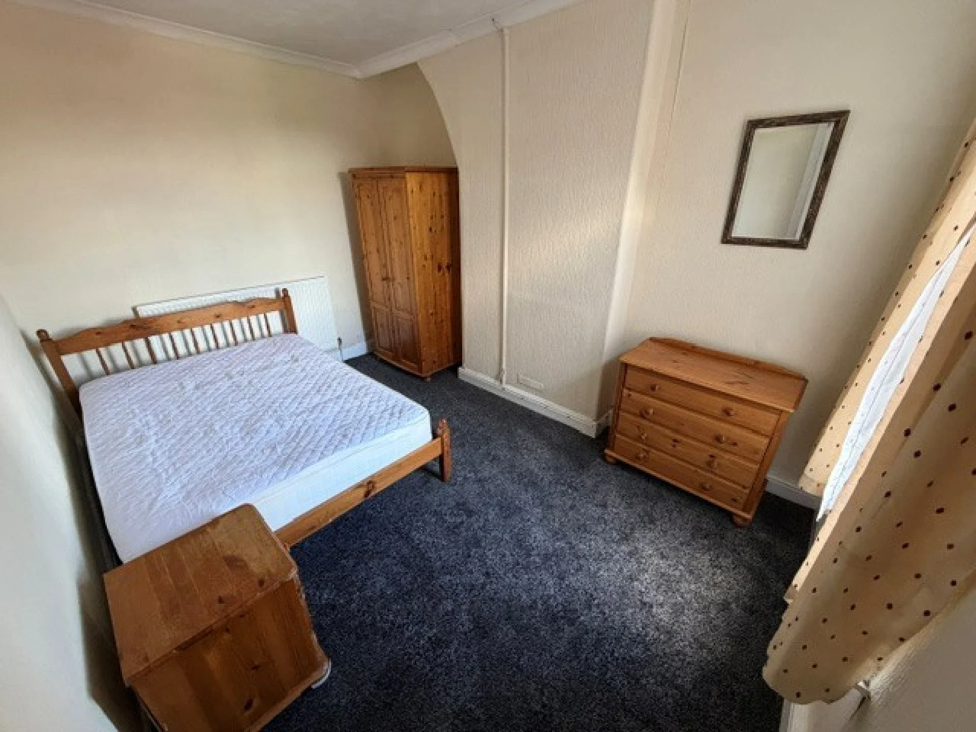 Room Middlewich Street in Crewe