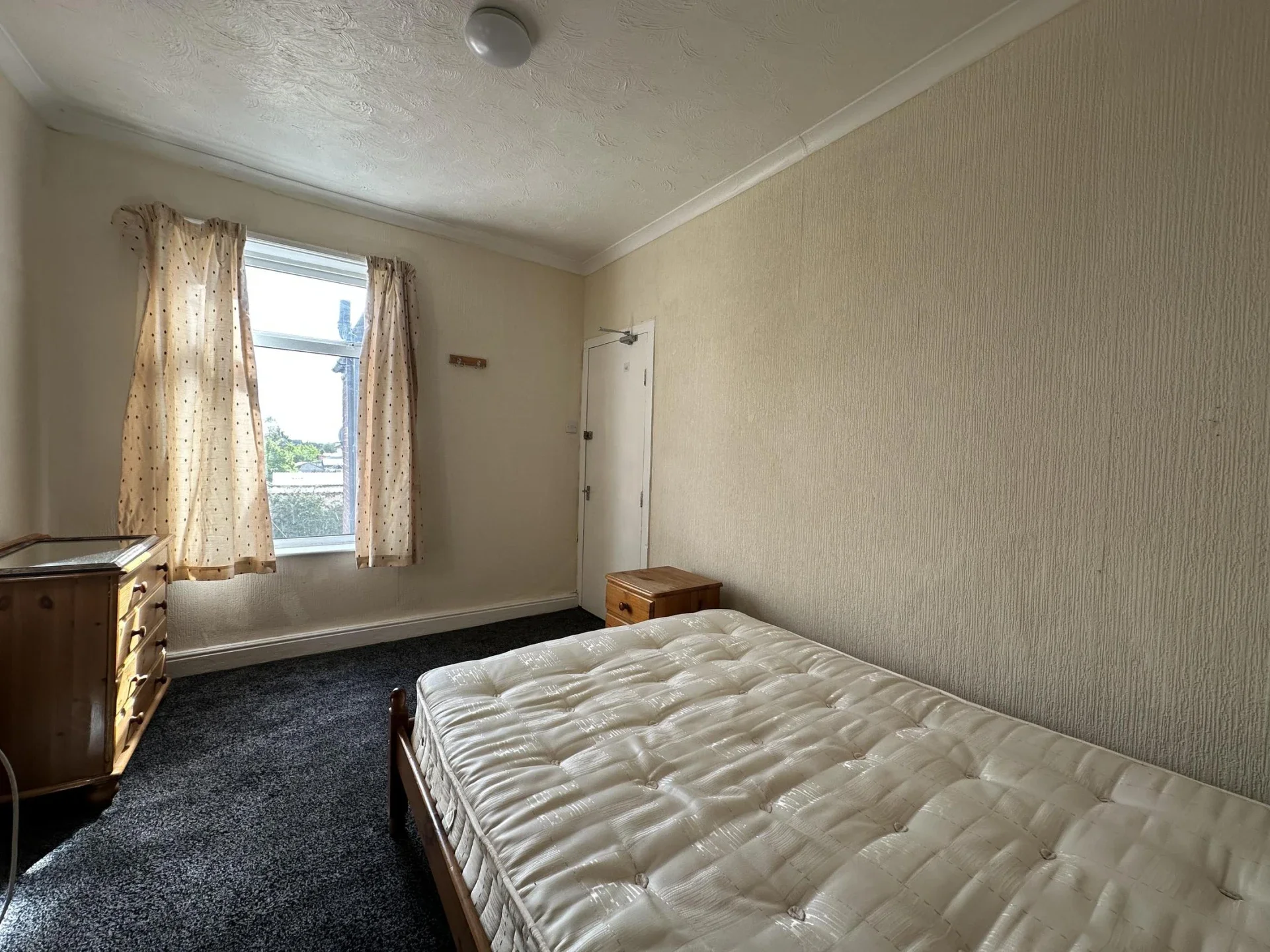 Flat Middlewich Street in Crewe
