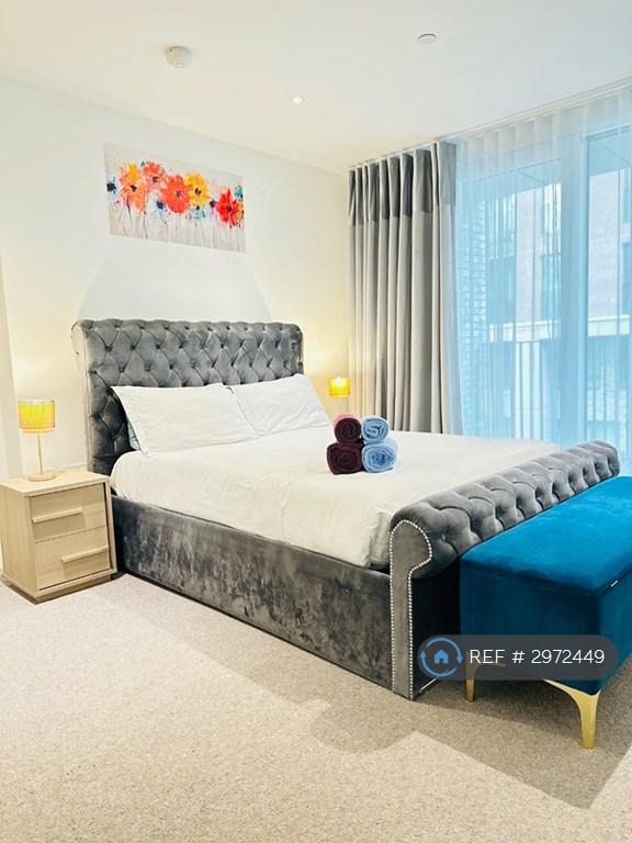 Flat Cendal Crescent in Greater London