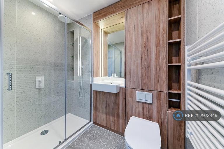 Flat Cendal Crescent in Greater London
