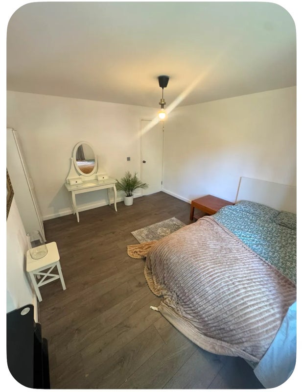 Room Dalmeny Avenue in Greater London