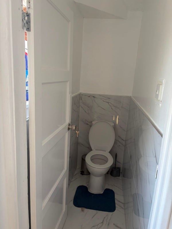 Room Windham Avenue in Greater London
