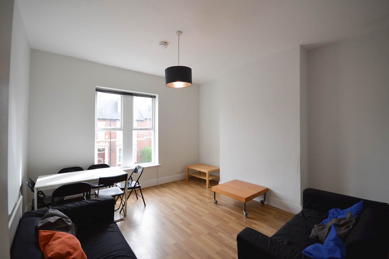 Flat Osborne Road in Newcastle upon Tyne