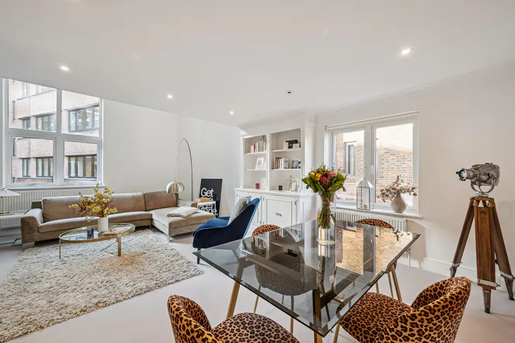 Flat Whittaker Street in Greater London