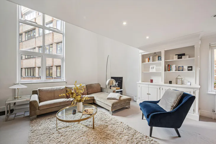 Flat Whittaker Street in Greater London